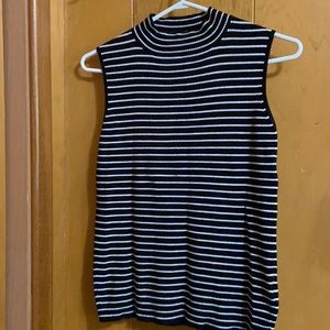 ✨3 for $20✨ Sleeveless mockneck